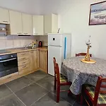 Plavi Val Apartman *