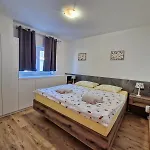 Plavi Val * Tribunj (Sibenik-Knin)