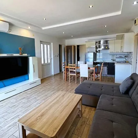 Apartment Plavi Val