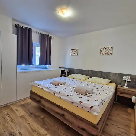 Plavi Val * Tribunj (Sibenik-Knin)